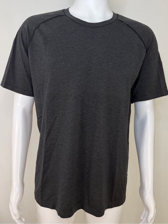 lululemon athletica Other - Lululemon Athletica Charcoal Metal Vent T-shirt